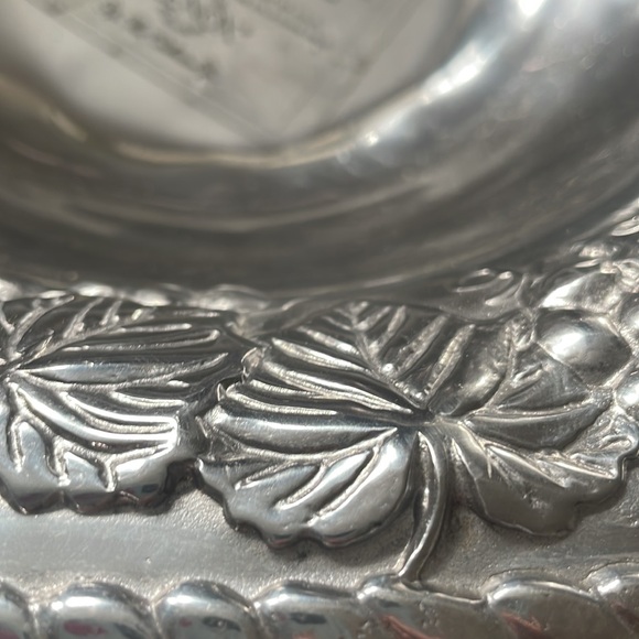 Lenox metal serware and utensils - Picture 5 of 5